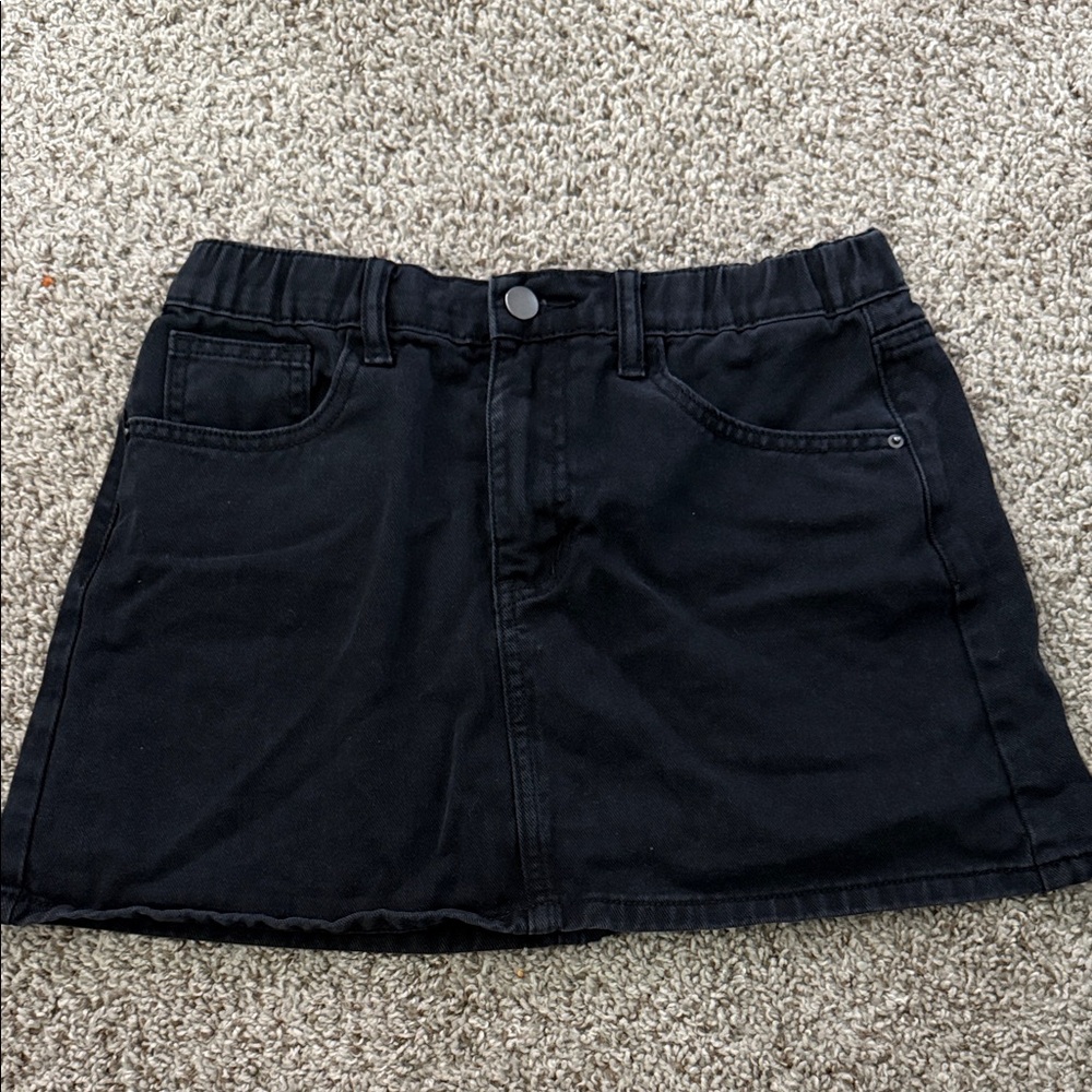 Chic Black Mini Skirt